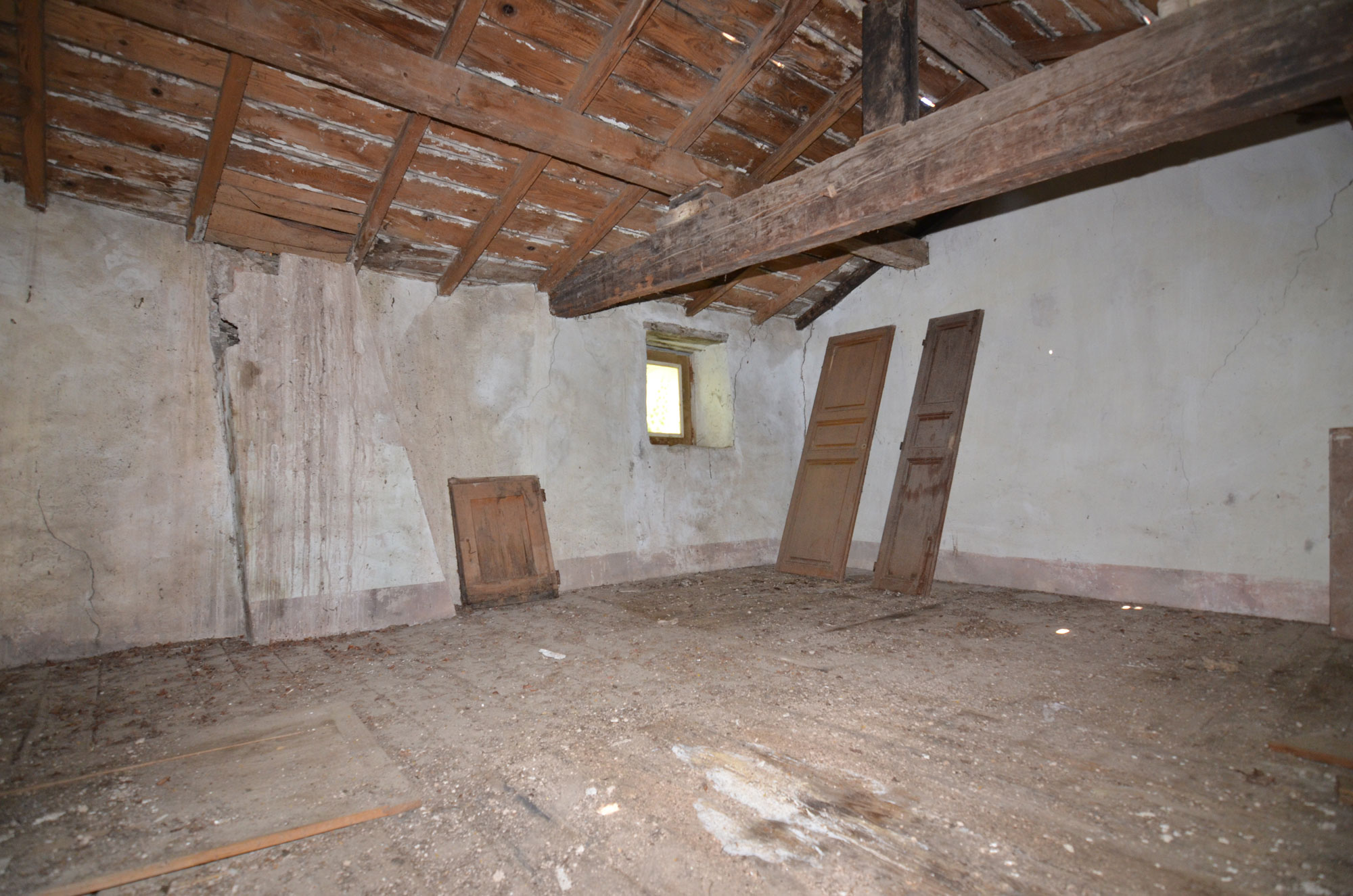 1379CA_grenier.jpg