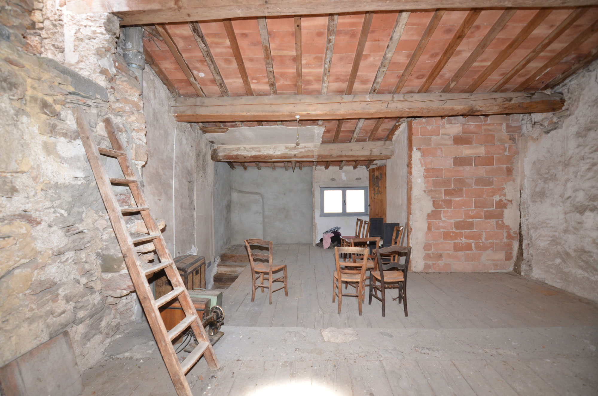 1381CA_attic_space.jpg