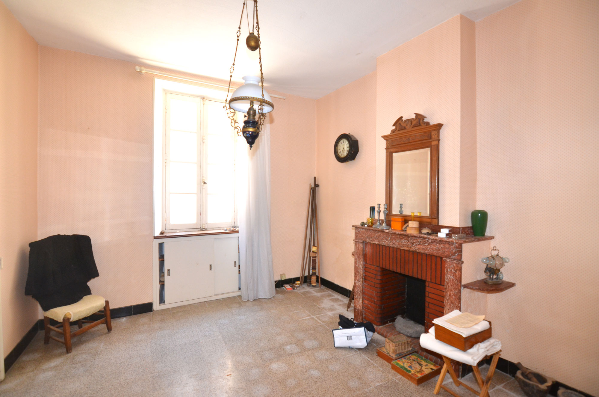 1381CA_salon.jpg