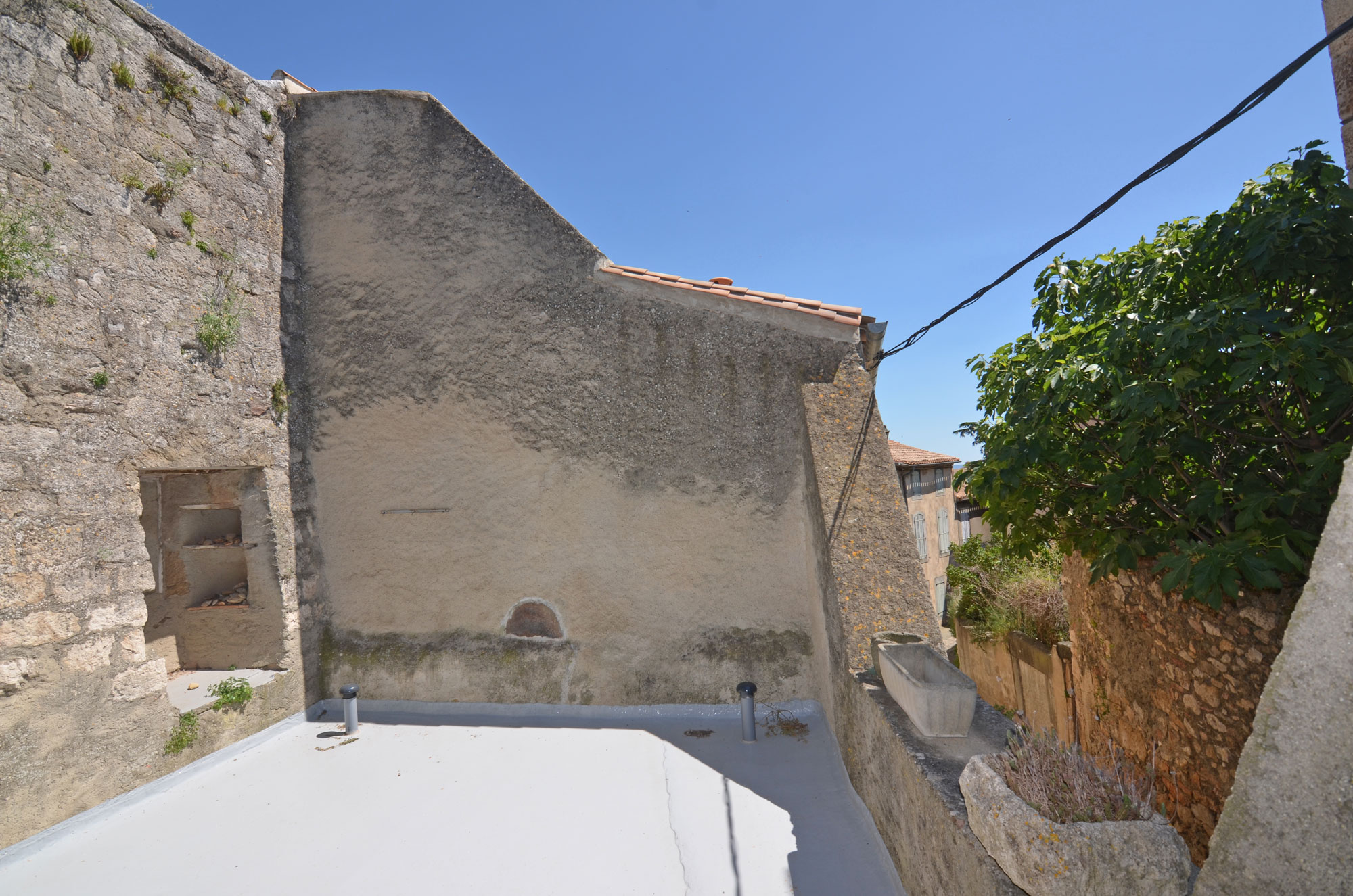 1381CA_terrace.jpg