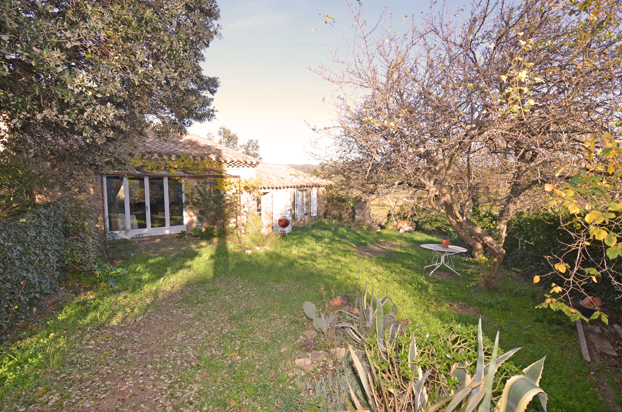 1387BI_facade_and_upper_garden.jpg