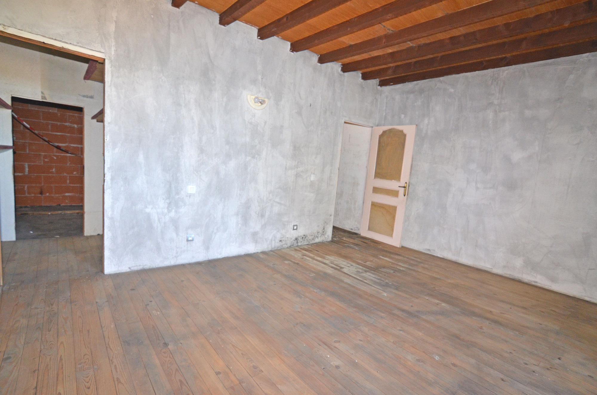1391CA_room.jpg